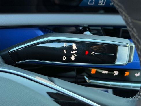 New 2026 Cadillac Optiq Luxury 2 image 19