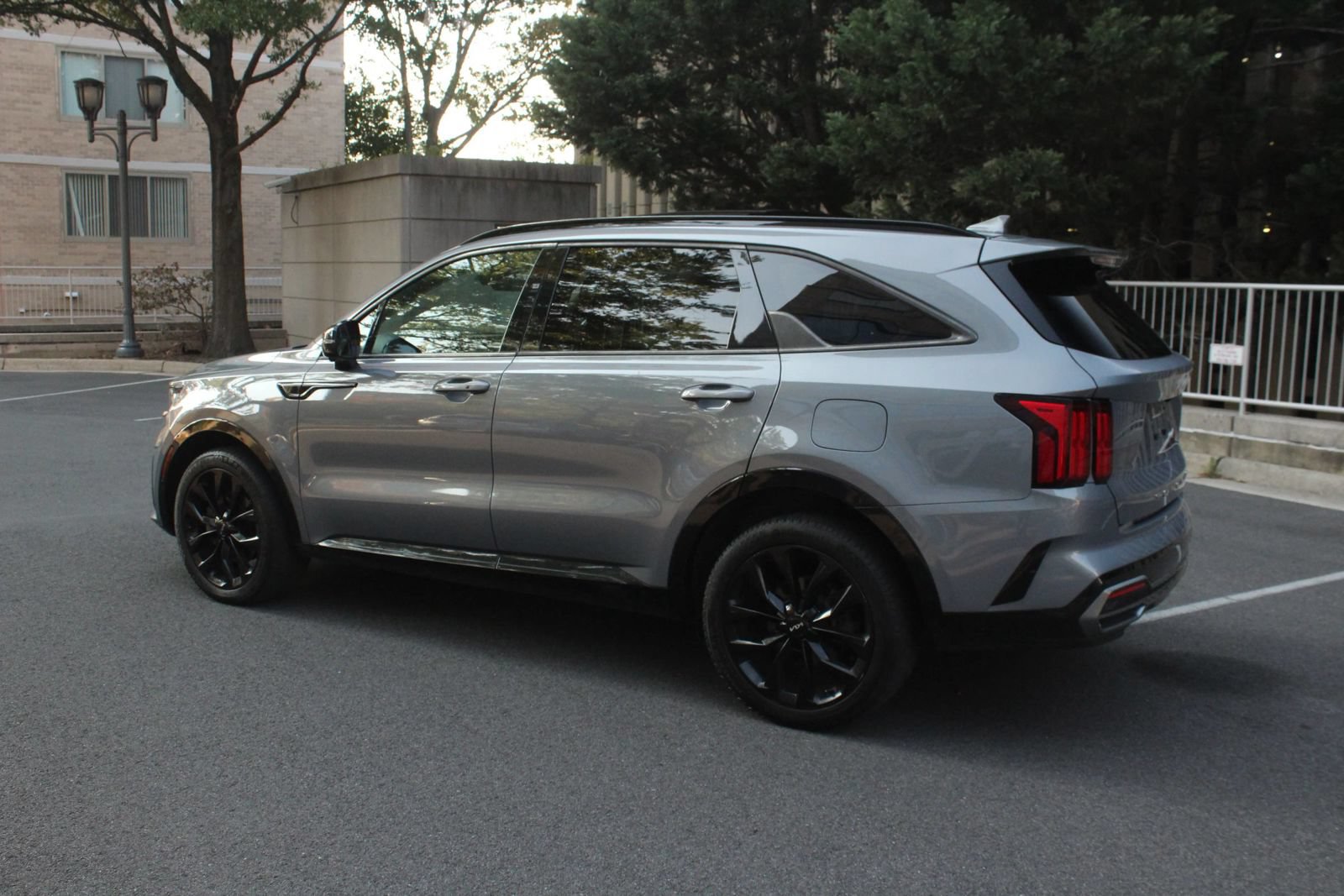 Used 2022 Kia Sorento SX FWD image 9