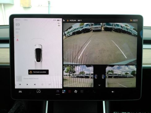 Used 2021 Tesla Model Y Long Range AWD/4WD image 8