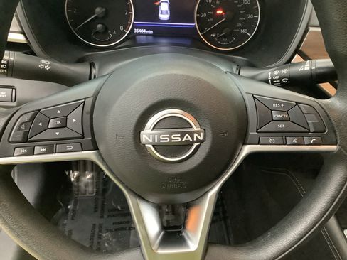 Used 2023 Nissan Altima 2.5 SV FWD image 15