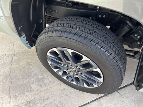 Used 2025 Toyota Tundra Limited image 10