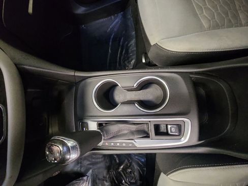 Used 2018 Chevrolet Equinox LT w/ Sun & Infotainment Package image 21