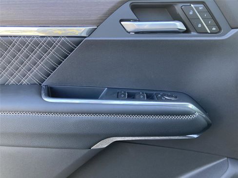 New 2026 GMC Acadia Denali w/ Super Cruise Package image 29