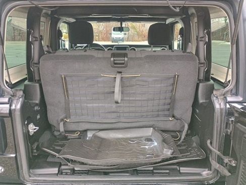 Used 2022 Jeep Wrangler Sport AWD/4WD image 16