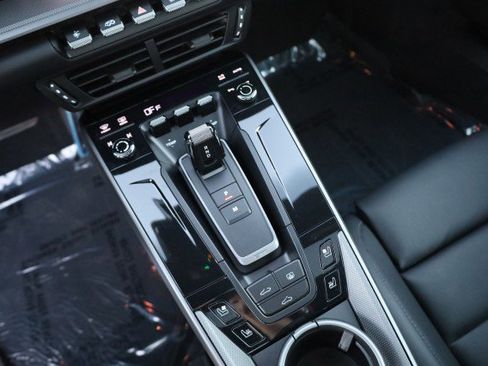 Used 2025 Porsche 911 Carrera image 36