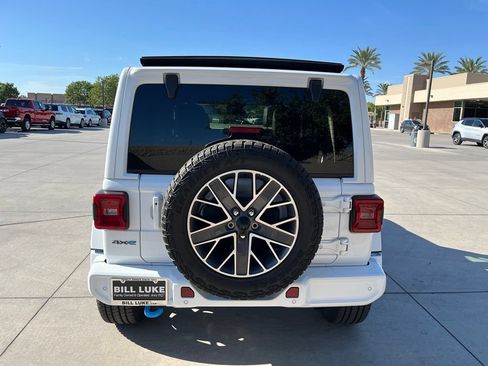 Used 2024 Jeep Wrangler High Altitude AWD/4WD image 8