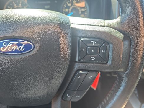 Used 2019 Ford F150 XLT w/ Equipment Group 302A Luxury AWD/4WD image 17