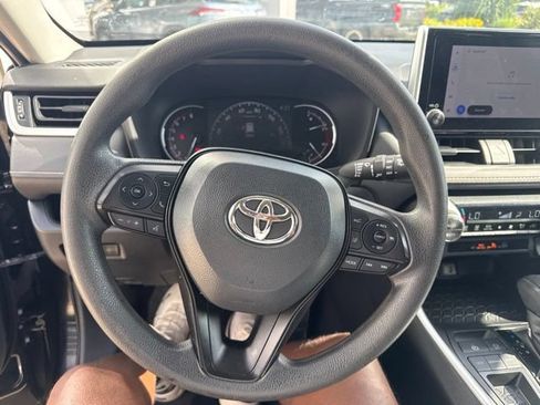 Used 2023 Toyota RAV4 XLE FWD image 17