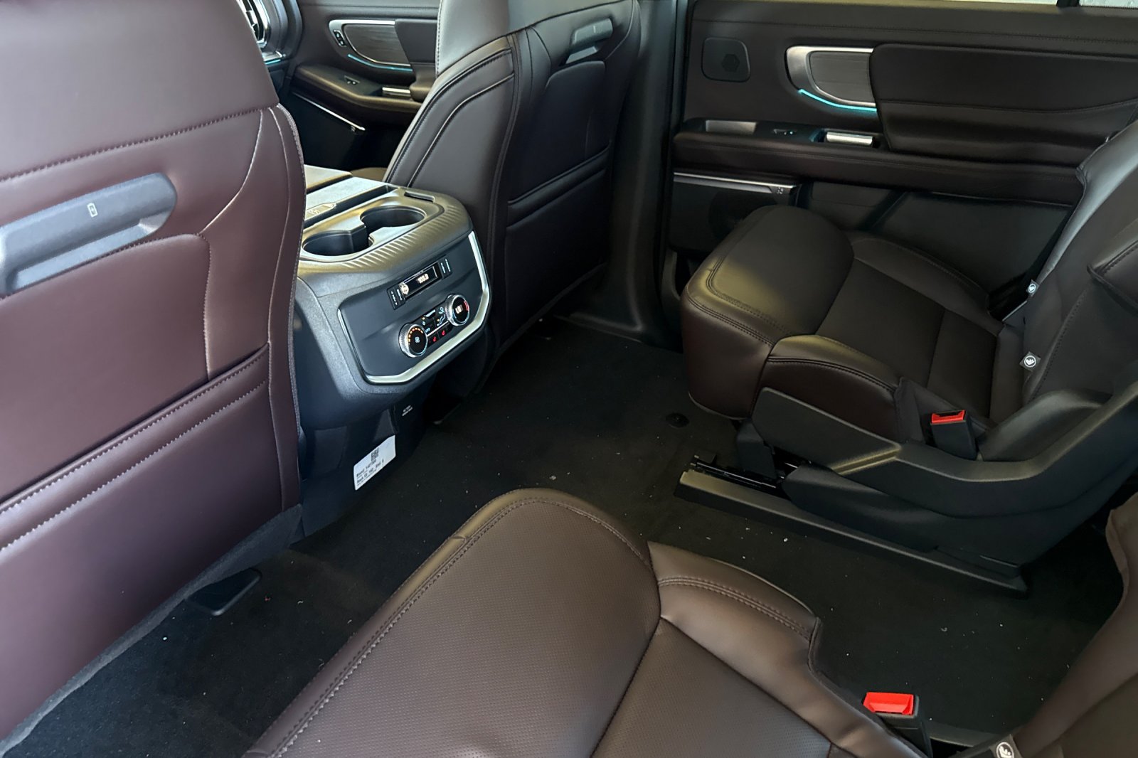 New 2026 Ford Expedition Platinum w/ Platinum Ultimate Package AWD/4WD image 12