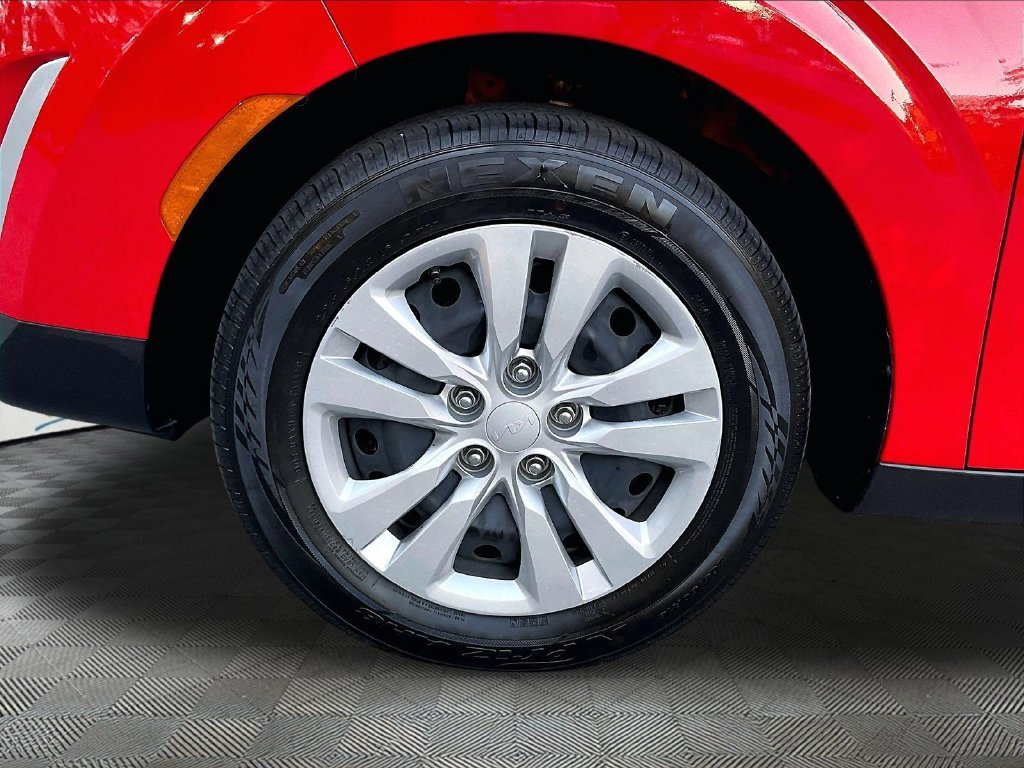 Used 2023 Kia Soul LX FWD image 7