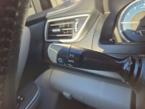 Used 2015 Toyota Camry XLE image 19