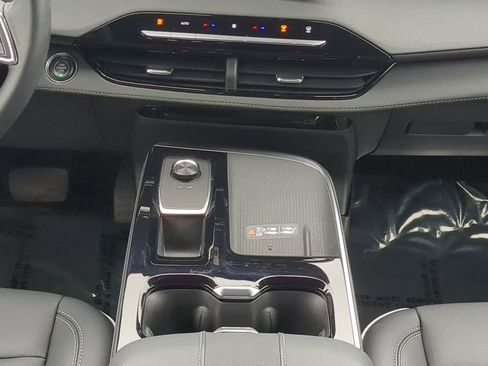 Used 2025 Buick Enclave Preferred image 19