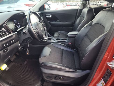 Used 2022 Kia Niro LXS image 5