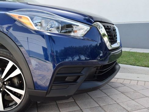 Used 2018 Nissan Kicks SV FWD image 14