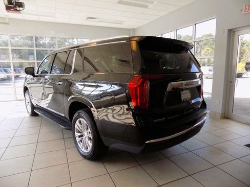 Used 2024 GMC Yukon XL SLT image 9