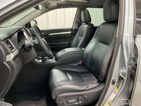 Used 2014 Toyota Highlander XLE image 21