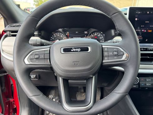 Used 2025 Jeep Compass Limited AWD/4WD image 30