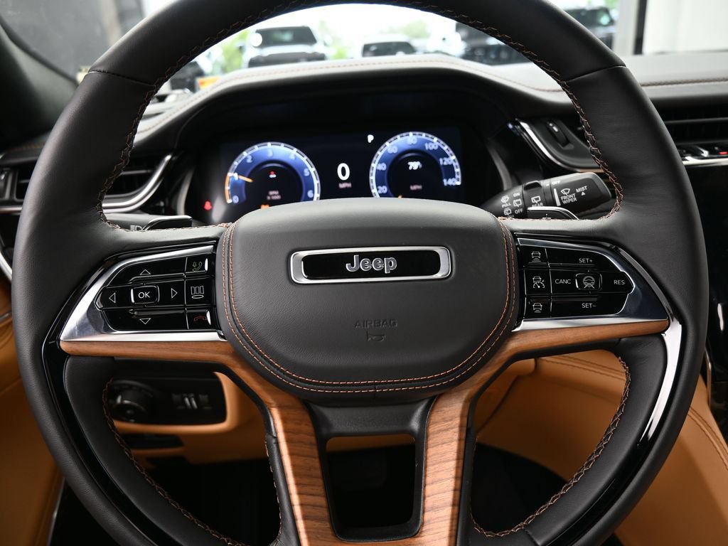 New 2025 Jeep Grand Cherokee Summit AWD/4WD image 29