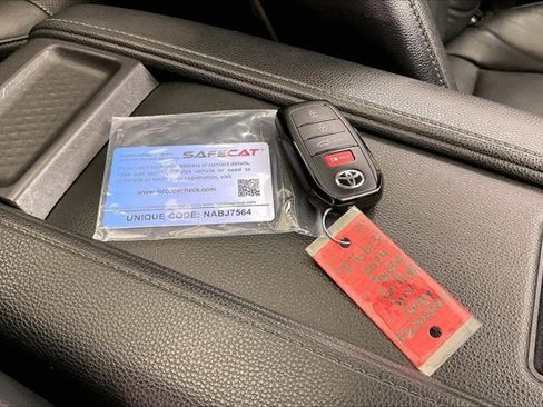 Used 2024 Toyota Grand Highlander Limited image 11