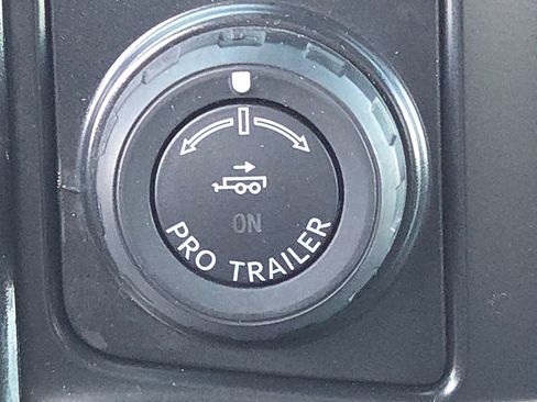 Used 2022 Ford F150 Lariat w/ Equipment Group 502A High image 8