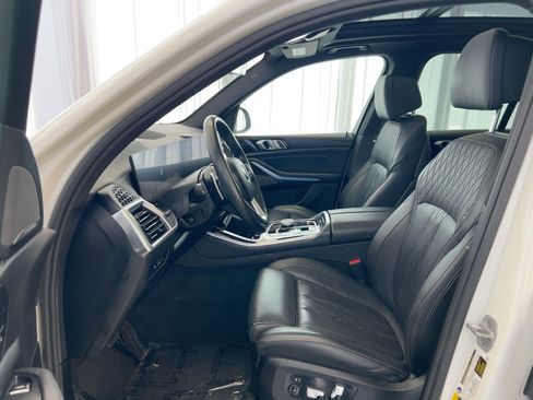 Used 2025 BMW X5 xDrive50e image 5