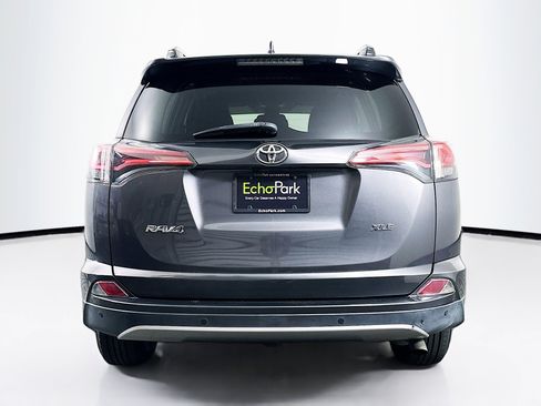 Used 2018 Toyota RAV4 XLE FWD image 7