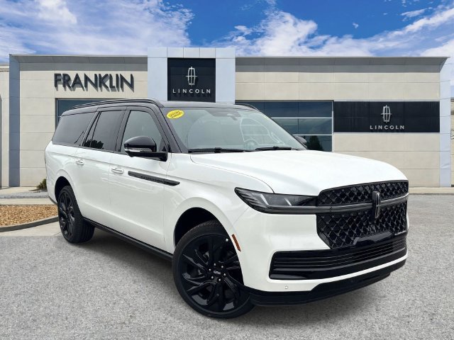New 2027 Lincoln Navigator L Black Label AWD/4WD image 1
