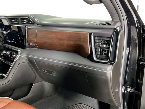 Used 2022 Nissan Pathfinder SL image 22