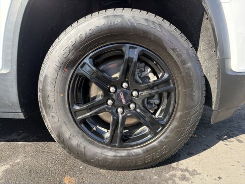 Used 2023 GMC Acadia AT4 w/ Technology Package image 13