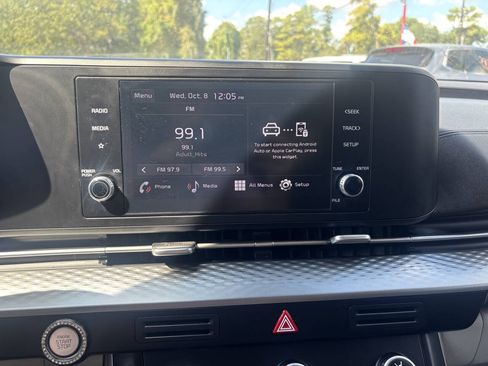 Used 2023 Kia Carnival LX FWD image 33