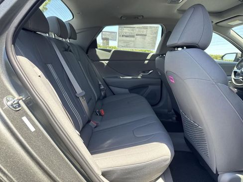 New 2025 Hyundai Elantra SEL image 36