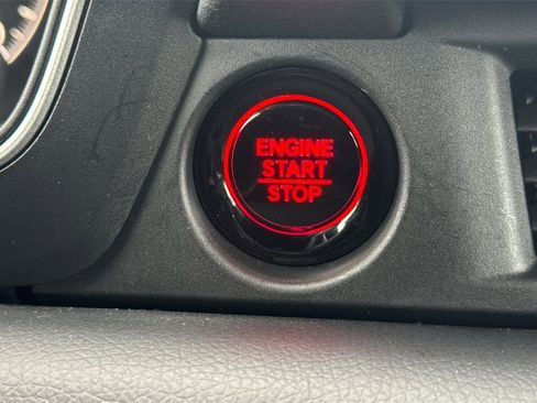 Certified 2025 Honda Pilot Sport image 24