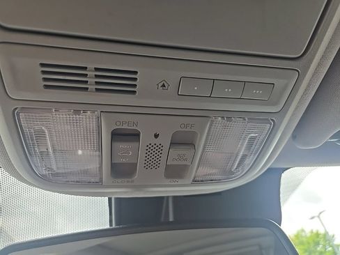 Used 2017 Honda Pilot Touring image 58