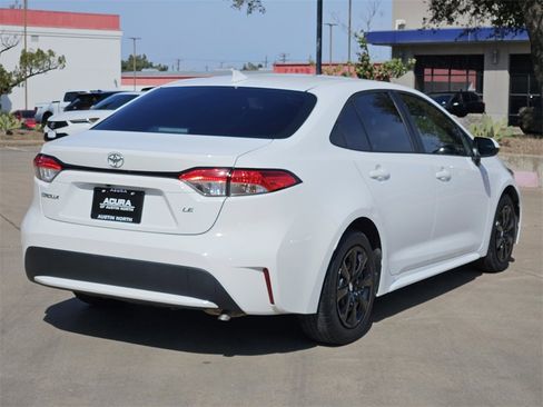 Used 2021 Toyota Corolla LE image 6