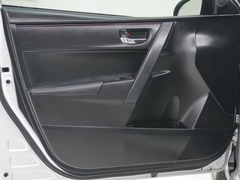 Used 2017 Toyota Corolla SE 50th Anniversary image 13