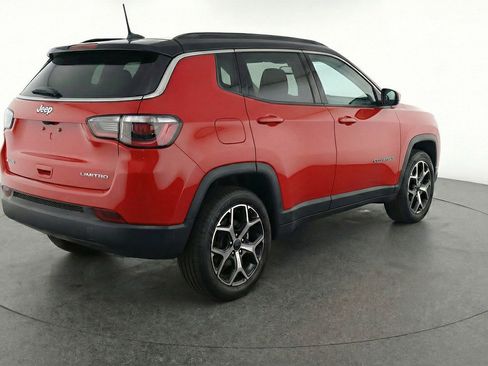 Used 2025 Jeep Compass Limited AWD/4WD image 9