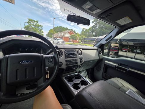 Used 2015 Ford F350 XLT w/ XLT Interior Package AWD/4WD image 14