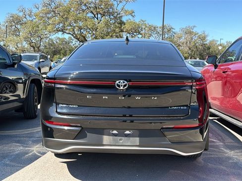 Used 2024 Toyota Crown Limited image 6