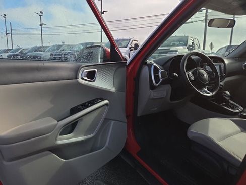 Used 2021 Kia Soul LX image 7