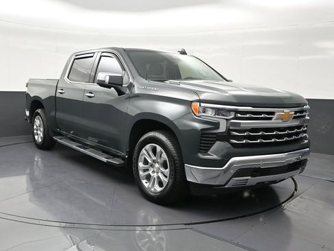Used 2025 Chevrolet Silverado 1500 LTZ image 8