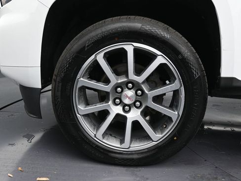 Used 2022 GMC Canyon Denali image 9