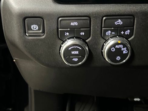 New 2026 GMC Sierra 1500 SLE w/ Preferred Package AWD/4WD image 19