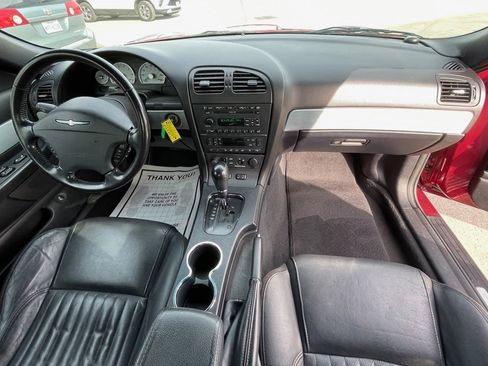 Used 2004 Ford Thunderbird image 32