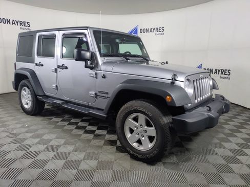 Used 2017 Jeep Wrangler Unlimited Sport w/ Quick Order Package 24S AWD/4WD image 7