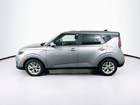 Used 2025 Kia Soul LX w/ LX Technology Package image 4