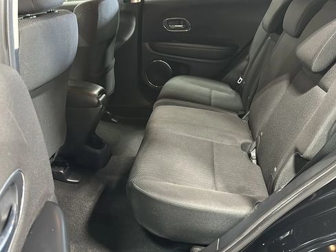 Used 2018 Honda HR-V EX image 11
