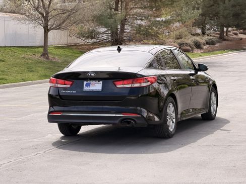 Used 2018 Kia Optima LX FWD image 4