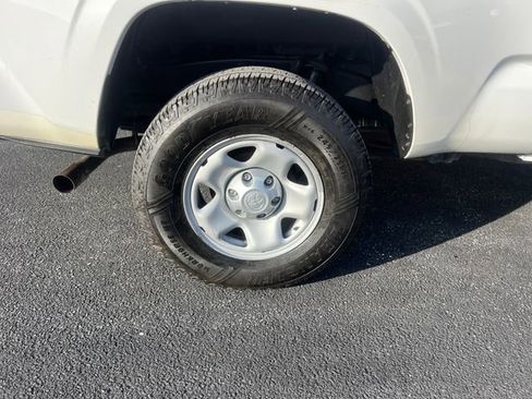 Used 2022 Toyota Tacoma SR image 13