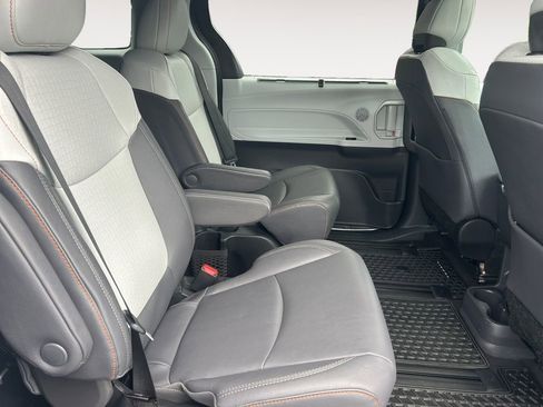 Used 2024 Toyota Sienna XSE AWD/4WD image 24