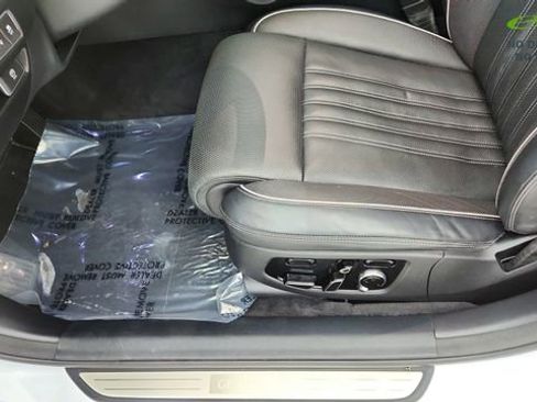 Used 2019 Genesis G90 3.3T Premium RWD image 33